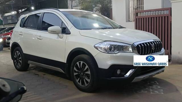 https://images10.gaadi.com/usedcar_image/4315803/original/processed_0d09ea9735905d95ca7d0d97734827c0.jpeg?imwidth=6400