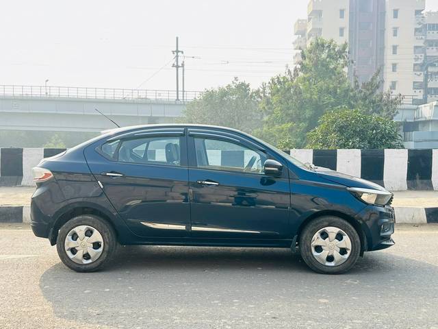 https://images10.gaadi.com/usedcar_image/4315824/original/caa4779da198bbacda373481677efffb.jpg?imwidth=6401