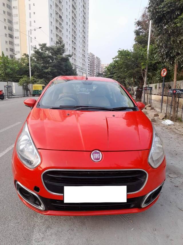 https://images10.gaadi.com/usedcar_image/4315894/original/processed_5ecfaf6eb93b3de101d9da98ae41f2b1.jpg?imwidth=6402