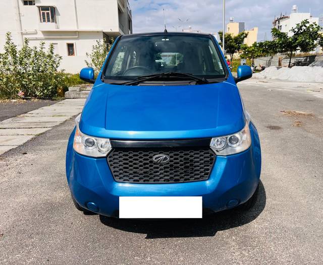 https://images10.gaadi.com/usedcar_image/4315907/original/processed_6f9f298121b0dc5152c496c25e55b861.jpg?imwidth=6400