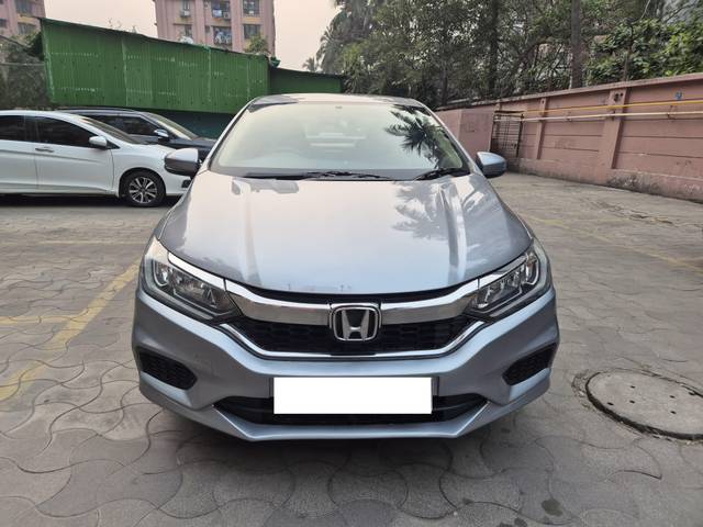 https://images10.gaadi.com/usedcar_image/4315996/original/processed_fdcad2491302d99713c78f2caa135cdc.jpg?imwidth=6400