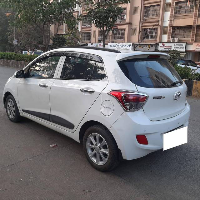 https://images10.gaadi.com/usedcar_image/4316043/original/processed_b69a19e1757da897006d6bd42c54f175.jpg?imwidth=6402