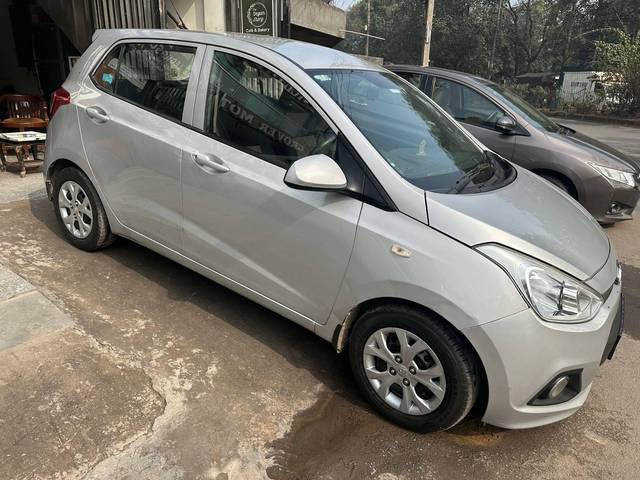 https://images10.gaadi.com/usedcar_image/4316047/original/processed_161b975f764c2cd9f0dcf01028b92609.jpg?imwidth=6400