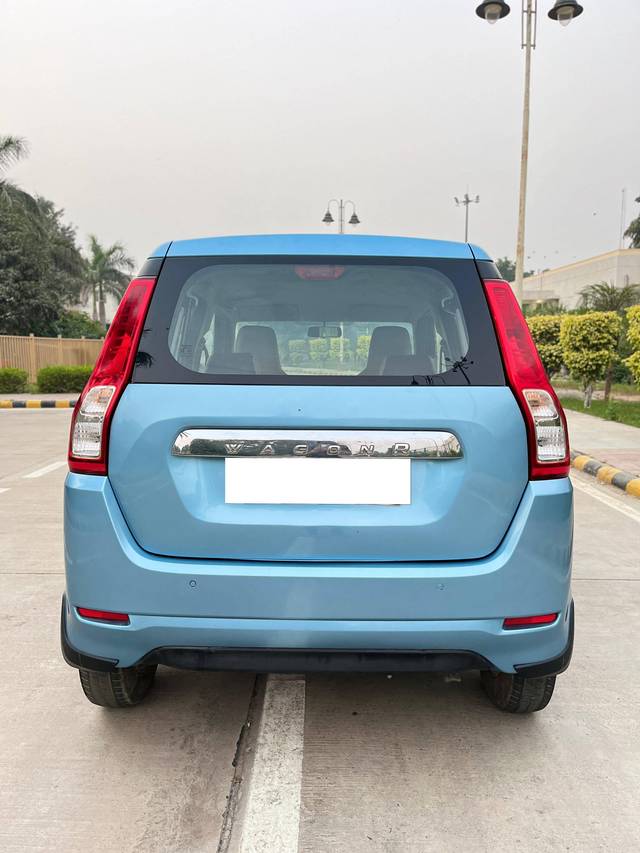 https://images10.gaadi.com/usedcar_image/4316080/original/processed_af0df4a75594649fc2eb1515f26e3932.jpg?imwidth=6401