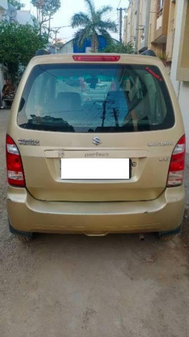 https://images10.gaadi.com/usedcar_image/4316113/original/processed_8a8463dd-6e43-4111-8982-06c12085f3f8.jpg?imwidth=6400