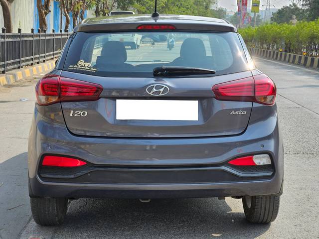 https://images10.gaadi.com/usedcar_image/4316145/original/processed_b6ad8bb6aac0599650ae33b35a63f462.jpg?imwidth=6402