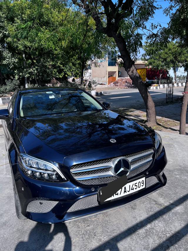 https://images10.gaadi.com/usedcar_image/4316177/original/67a7eb54770ad9f6a6b712593d9411b1.jpg?imwidth=6401