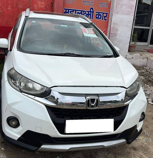 https://images10.gaadi.com/usedcar_image/4316224/original/processed_9e99d54372821a55370bcbe5ee517040.jpg?imwidth=6400