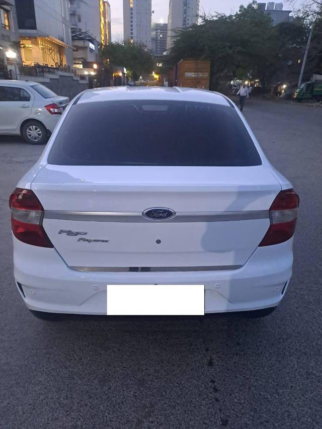 https://images10.gaadi.com/usedcar_image/4316243/original/processed_c9b1ebe953365cf04bfb9a888932709a.jpg?imwidth=6402