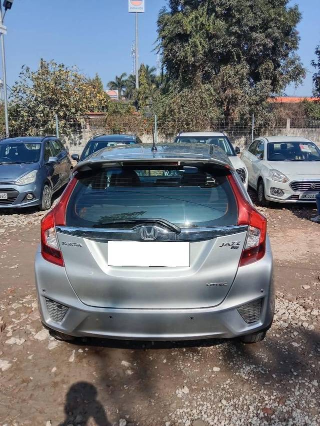 https://images10.gaadi.com/usedcar_image/4316269/original/processed_9c6b8e590e8f887937bfde25357dd1fe.jpg?imwidth=6402