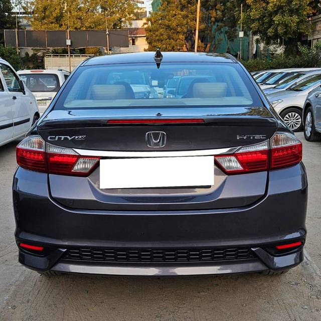 https://images10.gaadi.com/usedcar_image/4316371/original/processed_87ac48aa72ed5c03d500ac15d75bcef1.jpg?imwidth=6401