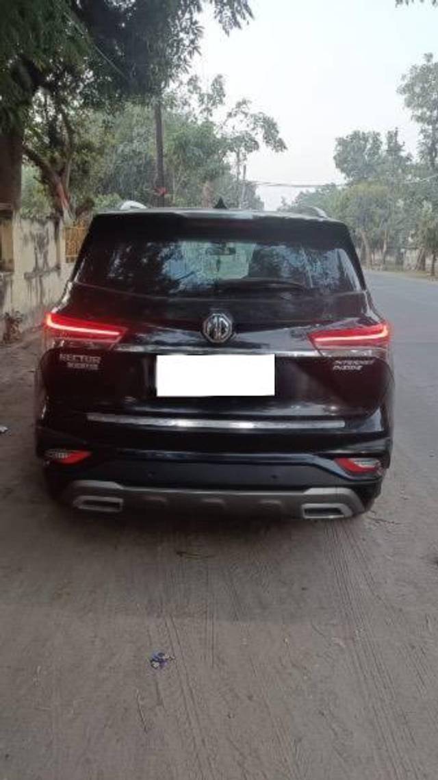 https://images10.gaadi.com/usedcar_image/4316386/original/processed_52381375-8dd8-4f6b-85b1-42c915548b7a.jpeg?imwidth=6401