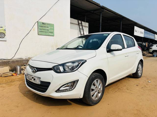 https://images10.gaadi.com/usedcar_image/4316536/original/processed_2d313eecbb888a4b6708c024d24b5677.jpg?imwidth=6402