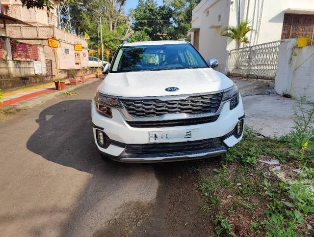 https://images10.gaadi.com/usedcar_image/4316542/original/processed_0fec4f06-6053-4045-a0e6-2b410b3697b0.jpg?imwidth=6402