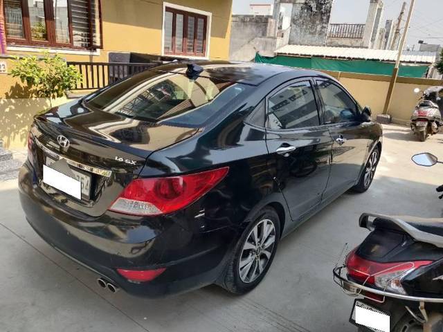 https://images10.gaadi.com/usedcar_image/4316718/original/processed_a7eb601b-5a14-4ef1-aa29-c37813245d6e.jpg?imwidth=6402