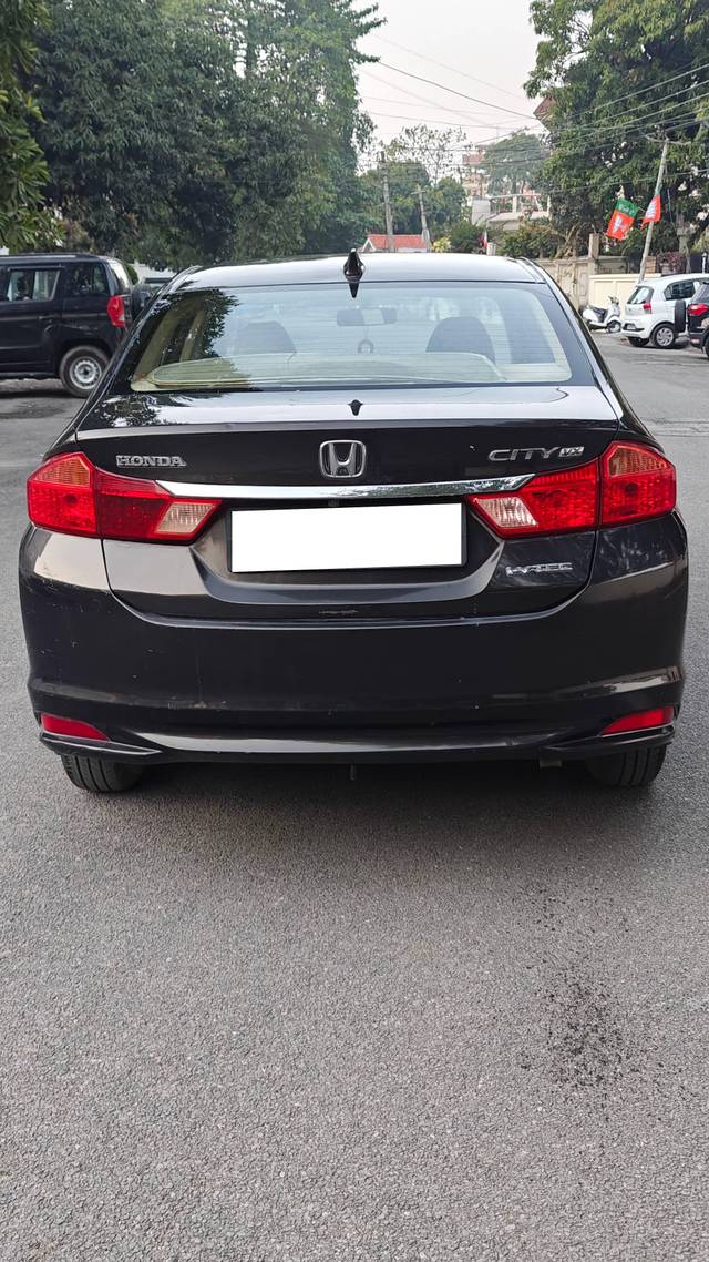 https://images10.gaadi.com/usedcar_image/4316799/original/processed_2a694680a71edc6f060e1b792b0046f3.jpg?imwidth=6402