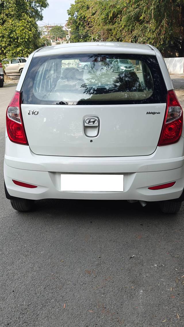 https://images10.gaadi.com/usedcar_image/4316804/original/processed_d7b8b32b06b973fe4b05f073a47f7020.jpg?imwidth=6402