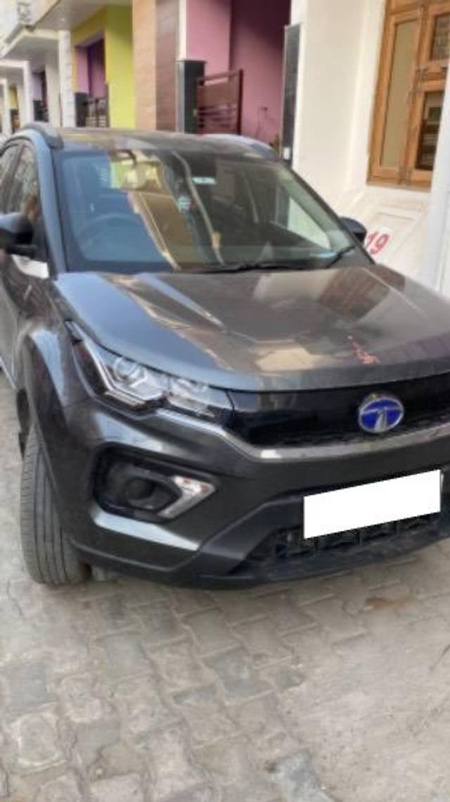 https://images10.gaadi.com/usedcar_image/4316818/original/processed_5384559f-6714-42ea-99bb-7b193311e648.jpeg?imwidth=6401