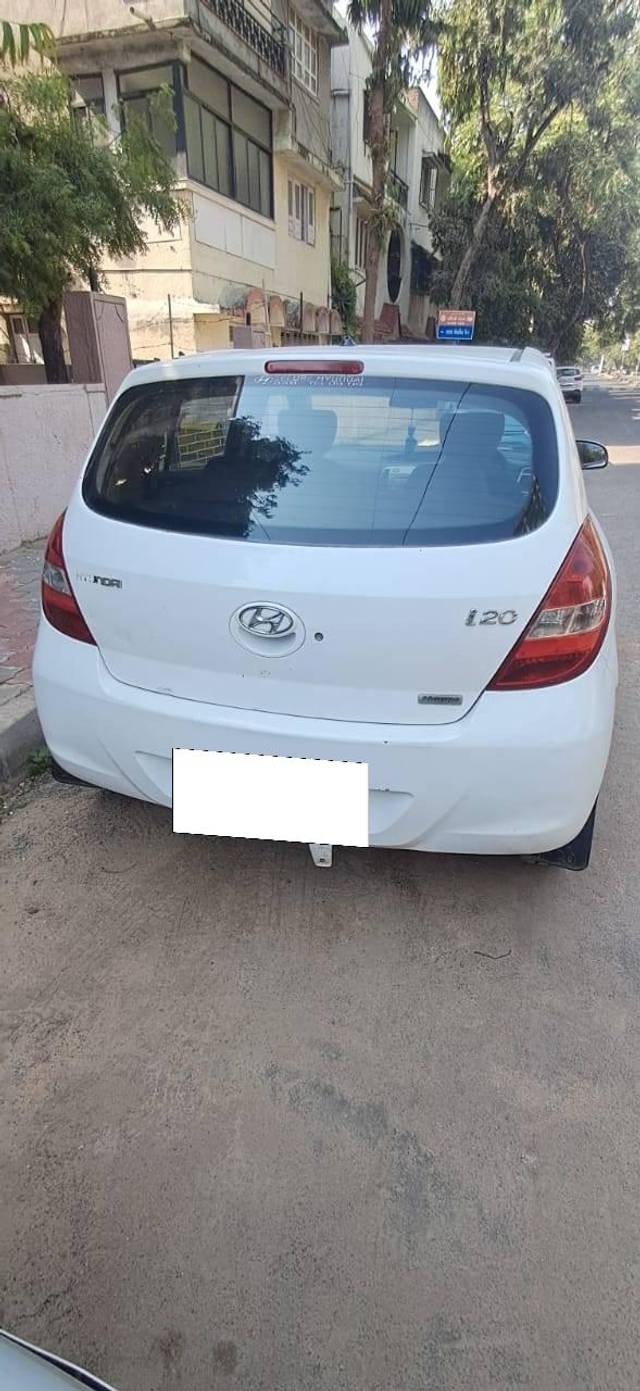 https://images10.gaadi.com/usedcar_image/4316987/original/processed_7d62734e3641dbe66ab6582e4dd128bf.jpg?imwidth=6401