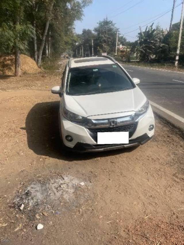 https://images10.gaadi.com/usedcar_image/4317029/original/processed_900d6232-fb2d-4eb3-ab9e-e6aa5bd1b238.jpg?imwidth=6400