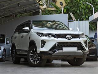 Toyota Fortuner Legender Toyota Fortuner Legender 4x4 AT BSVI