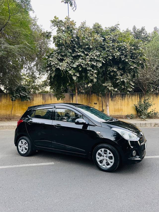 https://images10.gaadi.com/usedcar_image/4317129/original/0c85463ba50d0dfa668ef3e1372f5e45.jpg?imwidth=6400