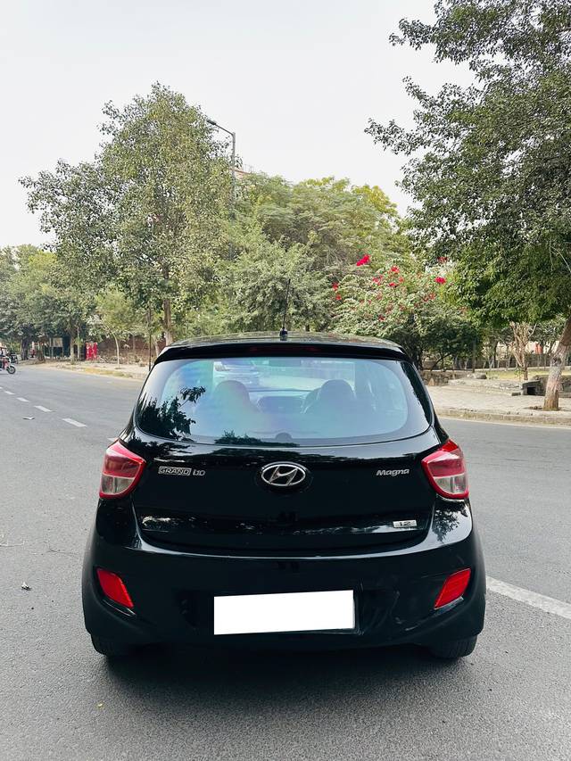 https://images10.gaadi.com/usedcar_image/4317129/original/processed_9be4386f9133258633145d9f29138879.jpg?imwidth=6402