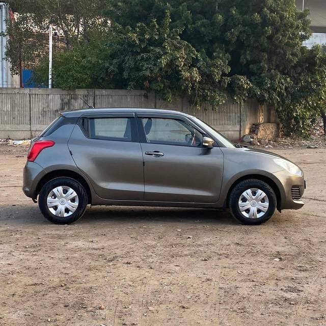 https://images10.gaadi.com/usedcar_image/4317275/original/ef2135d12f5d0e570e51e51027d50826.jpg?imwidth=6401