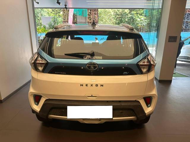 https://images10.gaadi.com/usedcar_image/4317276/original/processed_0a170271aa81ad78c6ea6a690664e8b9.jpeg?imwidth=6402