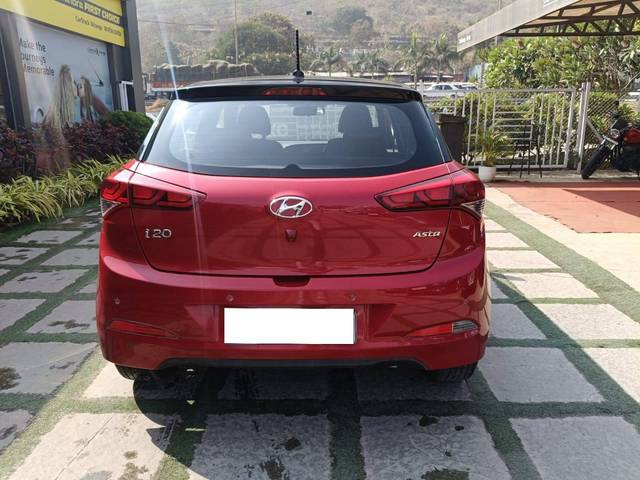 https://images10.gaadi.com/usedcar_image/4317282/original/processed_78b50356178ef69041d2ec25771c0f96.jpg?imwidth=6402