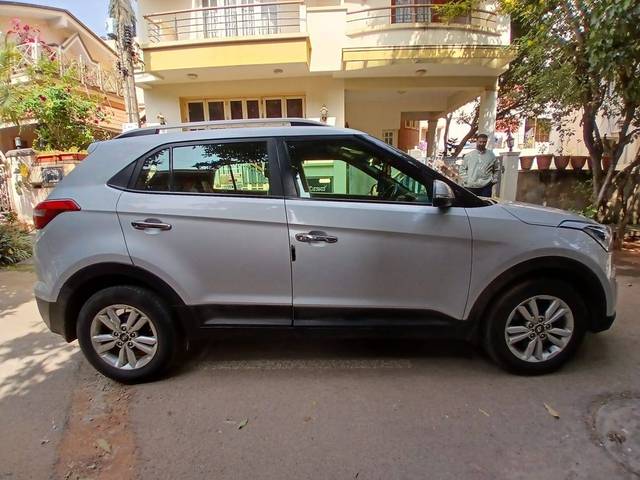 https://images10.gaadi.com/usedcar_image/4317415/original/251ac0a12b6eb3a9fc8479c8a33be57a.jpg?imwidth=6400