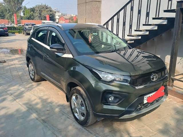 https://images10.gaadi.com/usedcar_image/4317429/original/processed_c984ef14-b4a3-4dda-ba28-446a788cdfe0.jpg?imwidth=6400