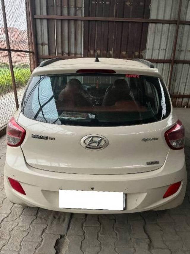 https://images10.gaadi.com/usedcar_image/4317482/original/processed_5d938e9b-7a9d-4f45-9486-fb1cba783cc1.jpeg?imwidth=6402