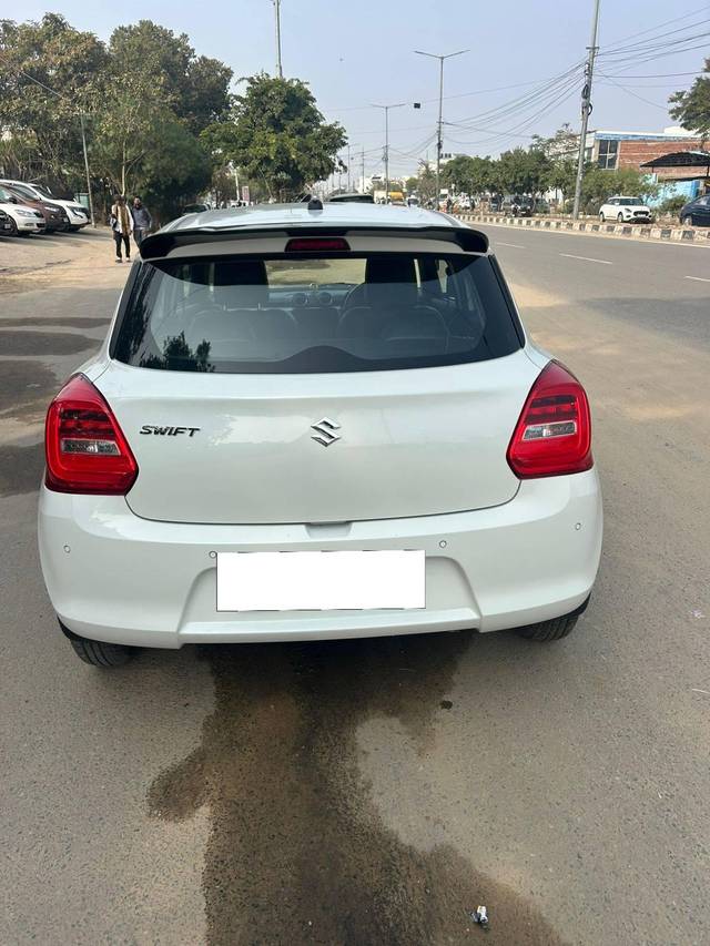 https://images10.gaadi.com/usedcar_image/4317497/original/processed_911d350a7da6576b975dd6d3cb9d52cc.jpg?imwidth=6402