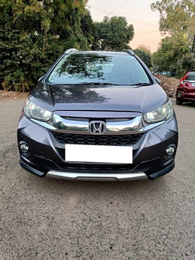 https://images10.gaadi.com/usedcar_image/4317508/original/processed_b3fb697d81091262d6b4f2f49918e6a1.jpg?imwidth=6402