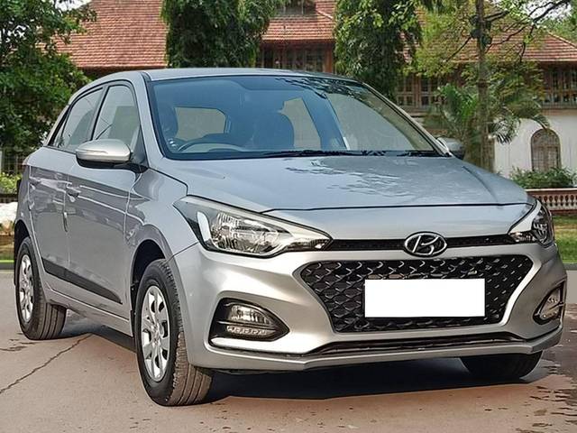 https://images10.gaadi.com/usedcar_image/4317521/original/processed_ddfc7ff50ff1ac656e39723d498fc9fd.jpg?imwidth=6400