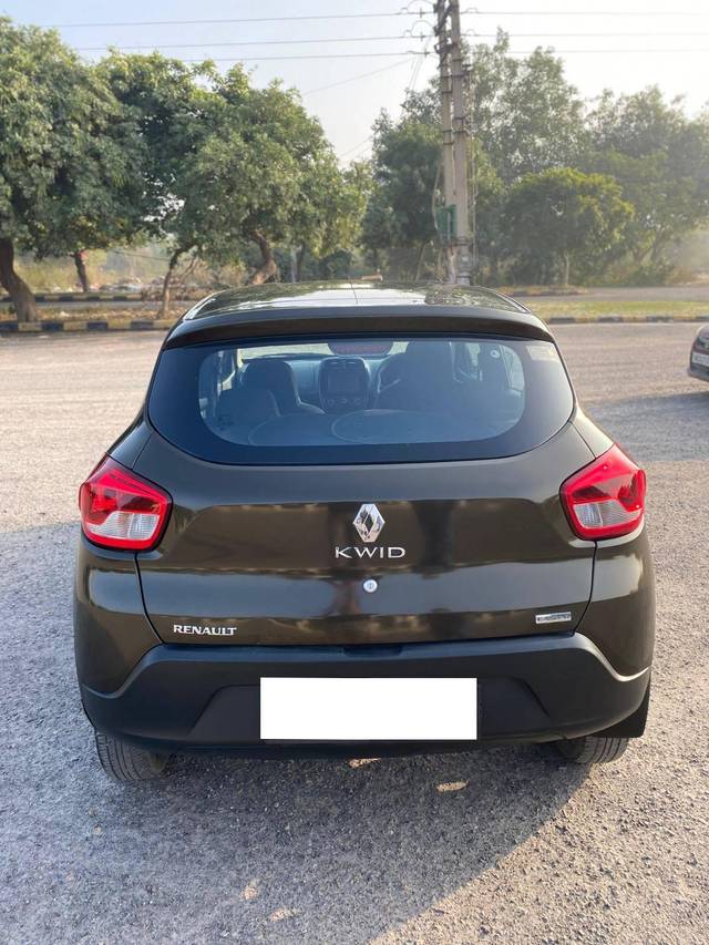 https://images10.gaadi.com/usedcar_image/4317534/original/processed_5537288e67f15a366b0286a86ea20b11.jpg?imwidth=6402