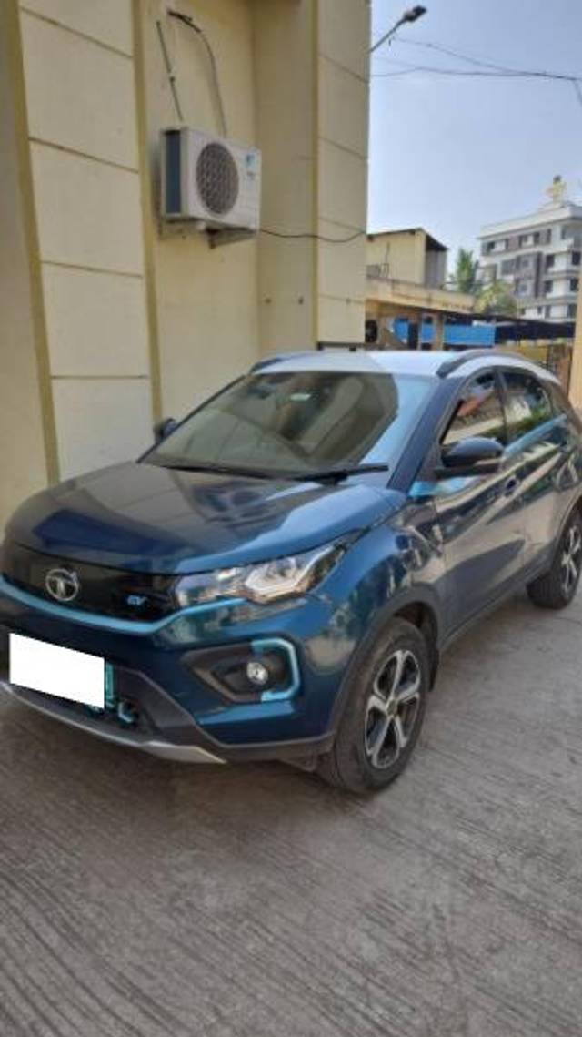 https://images10.gaadi.com/usedcar_image/4317542/original/processed_619227c3-779f-414b-8fee-39e3b6252e02.jpg?imwidth=6402