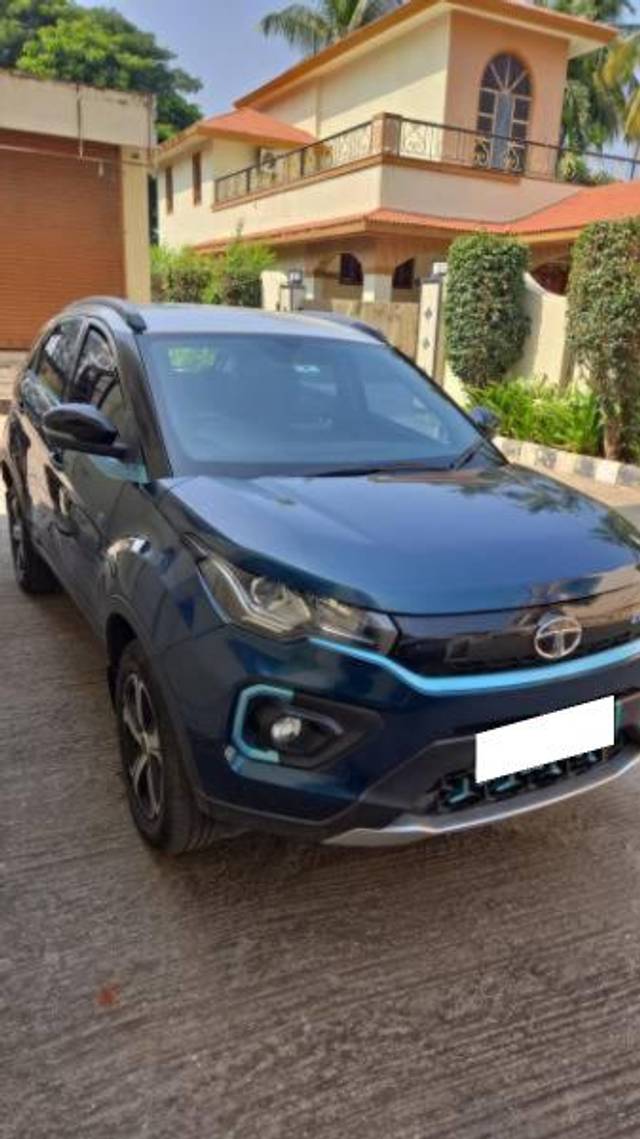 https://images10.gaadi.com/usedcar_image/4317542/original/processed_d3269fe9-9a88-4c3e-a9f6-dd5405821801.jpg?imwidth=6400