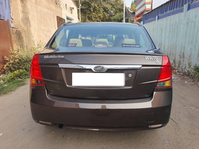 https://images10.gaadi.com/usedcar_image/4317570/original/processed_f8b26219a7b25e78cc5d1e28bd2077a5.jpg?imwidth=6402