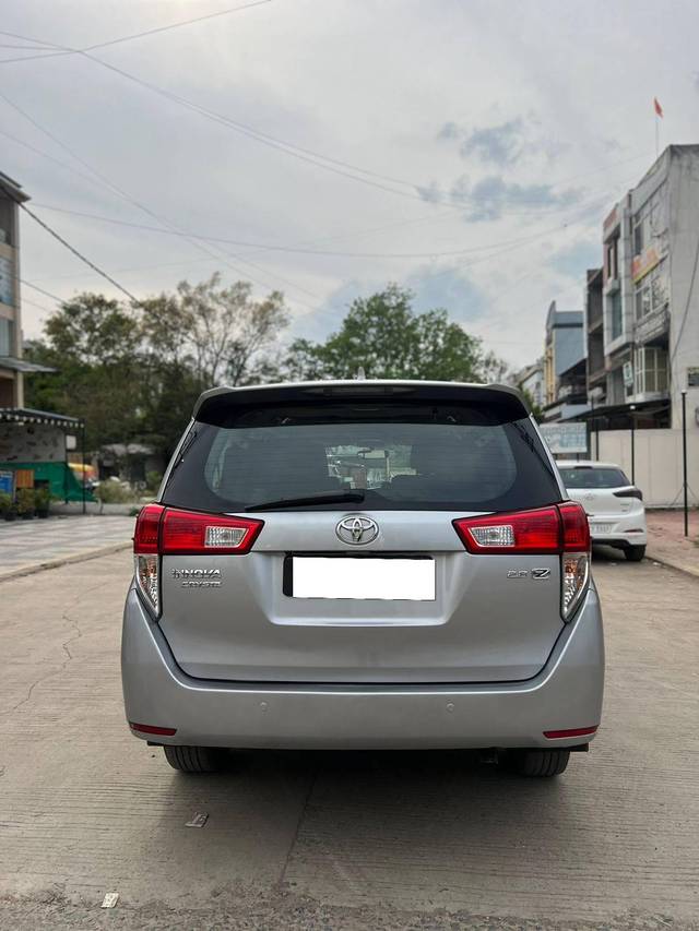 https://images10.gaadi.com/usedcar_image/4317574/original/processed_5de097a2049c90141d61999f97b329c6.jpg?imwidth=6402