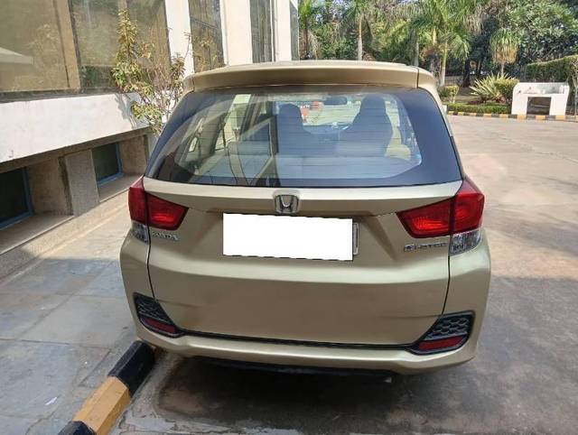 https://images10.gaadi.com/usedcar_image/4317679/original/6df6fa518ba8e7093bcfb96723c2ac5e.jpg?imwidth=6401