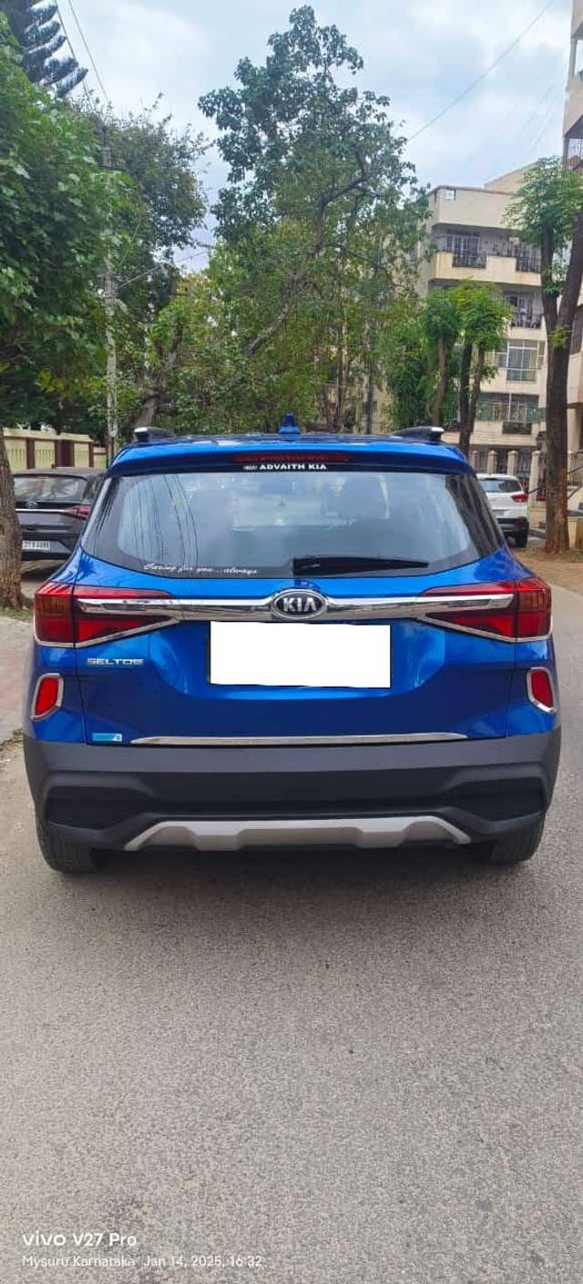 https://images10.gaadi.com/usedcar_image/4317748/original/processed_113b12a56d1b950b157567adae1b94ba.jpg?imwidth=6402