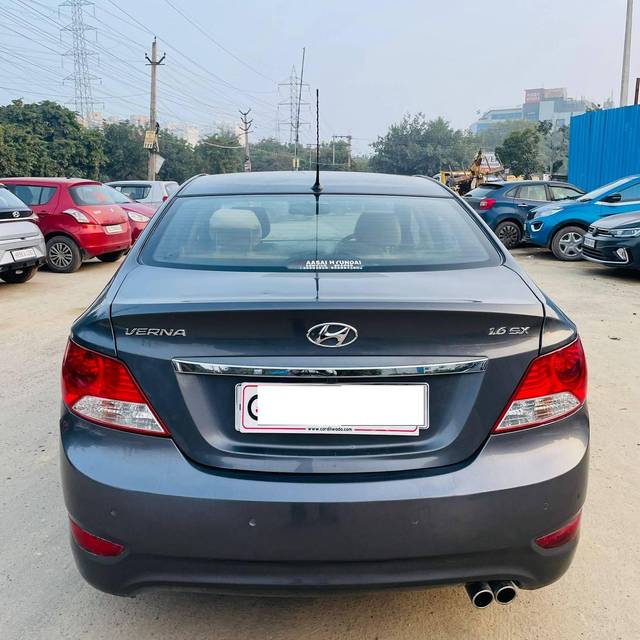 https://images10.gaadi.com/usedcar_image/4317822/original/processed_f2adfd2bee2fd825396cefae5e24a6da.jpg?imwidth=6402