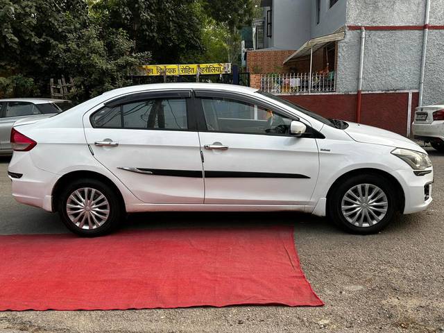 https://images10.gaadi.com/usedcar_image/4317898/original/processed_390e978df0c829a9bf7ff7c1f730a114.jpg?imwidth=6401