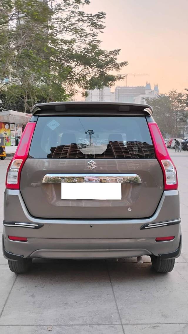 https://images10.gaadi.com/usedcar_image/4317926/original/processed_8834fa8e723bc522a8e328a3ccc3b29e.jpg?imwidth=6401