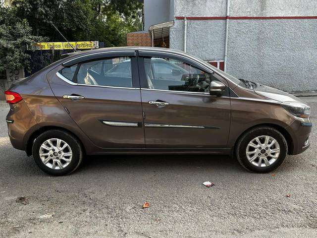 https://images10.gaadi.com/usedcar_image/4317930/original/processed_bc55e4cc3f87c0187ec07eb230137792.jpg?imwidth=6401