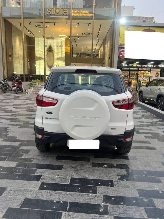 https://images10.gaadi.com/usedcar_image/4317938/original/processed_151fe95f4c4302407865f9e6c3f8addc.jpg?imwidth=6402