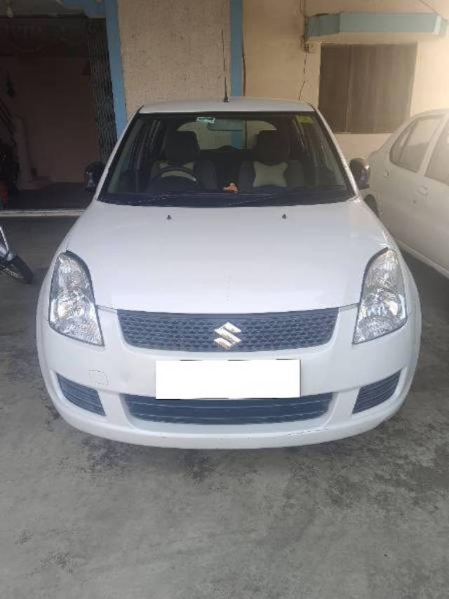 https://images10.gaadi.com/usedcar_image/4318002/original/processed_9dc5c01e-9def-4ffb-9b57-53ed4dbaa4a0.jpg?imwidth=6401