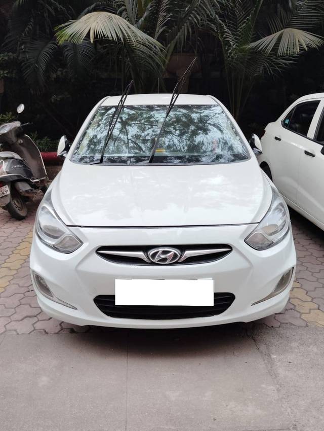 https://images10.gaadi.com/usedcar_image/4318311/original/processed_84826887f62ee6fd29f3ad5726bc028d.jpg?imwidth=6401